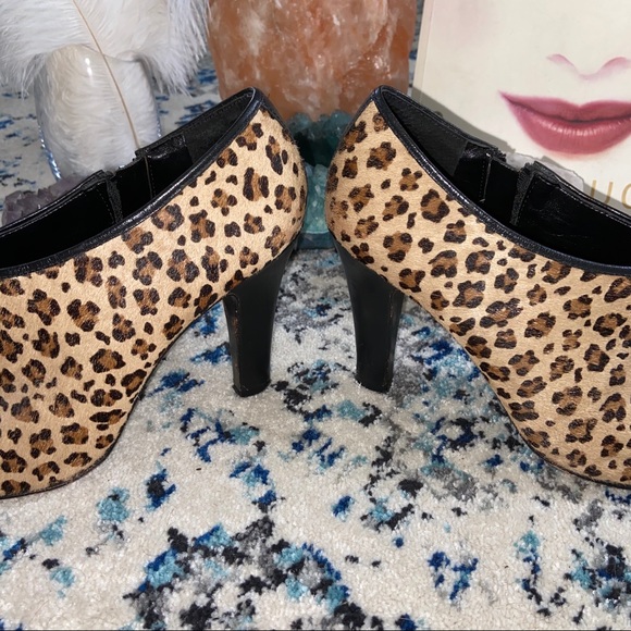 Charles David pony hair leopard booties sz 7.5 - Picture 6 of 8